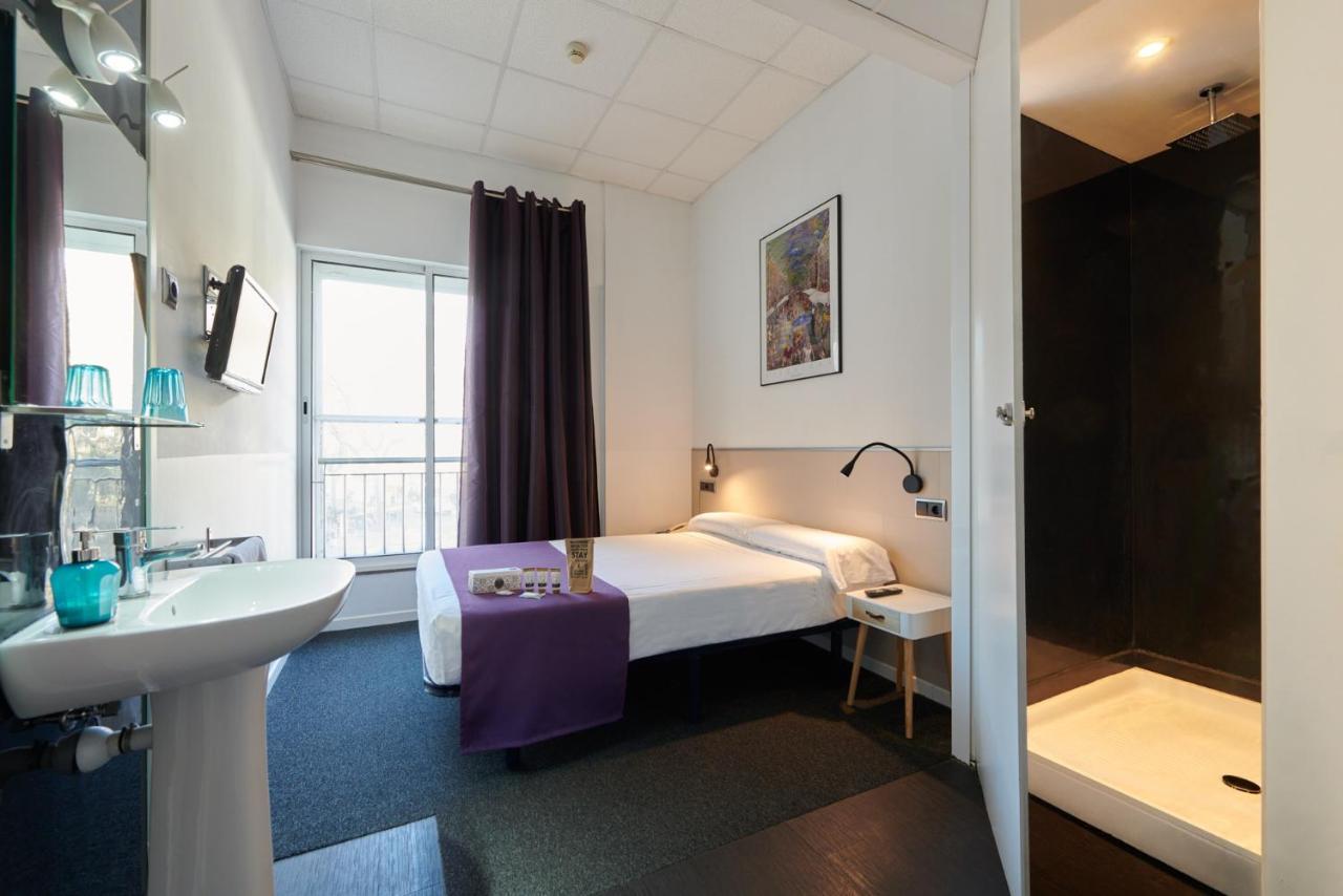 Hostal Mayerling Centro Барселона Экстерьер фото