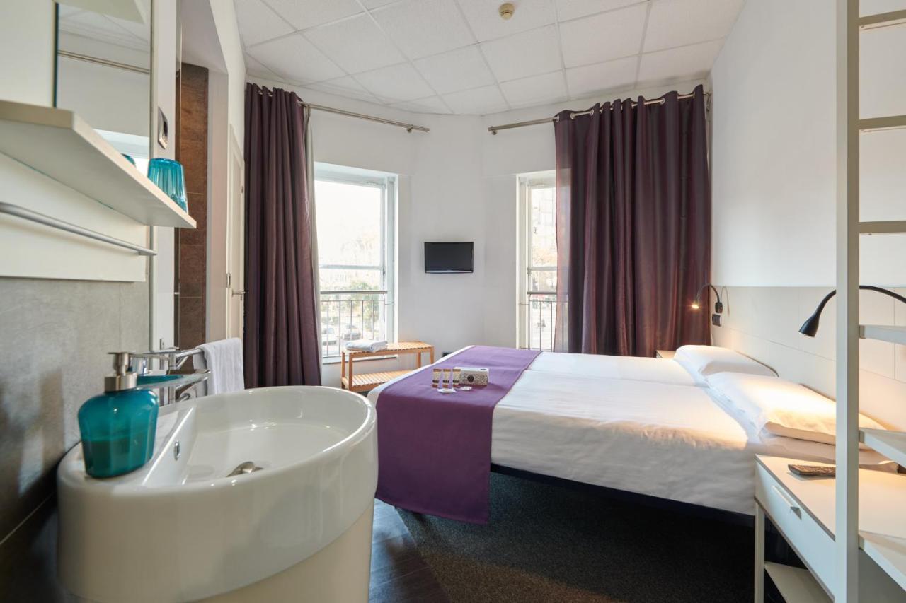 Hostal Mayerling Centro Барселона Экстерьер фото
